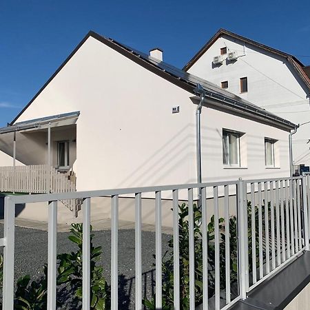הוילה קסזטלי Otthon A Balatonon Vendeghaz מראה חיצוני תמונה